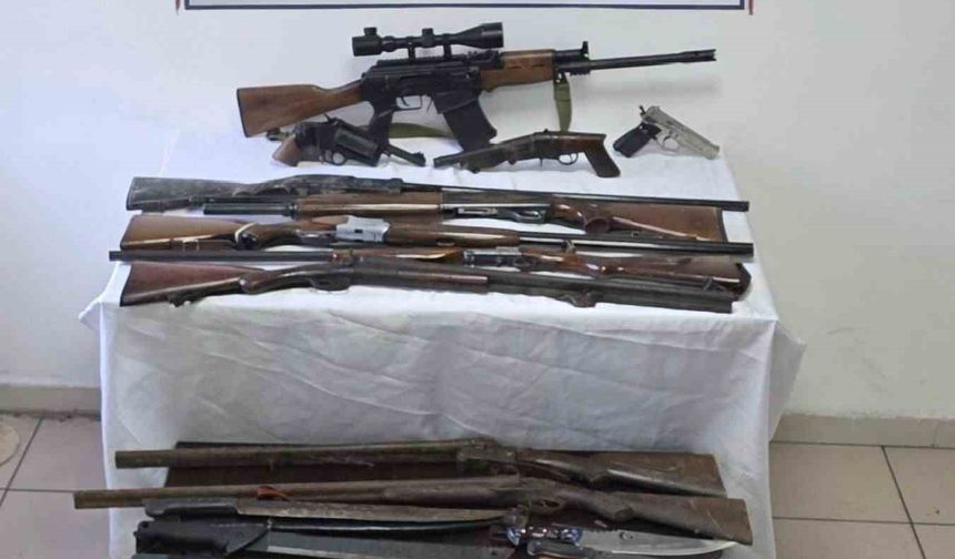 Bartın’da bir evden cephanelik çıktı