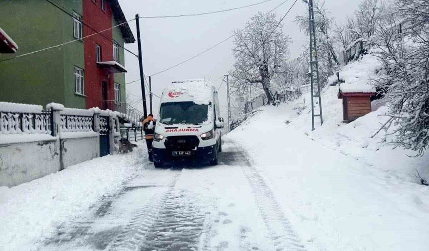 Ulus’un yüksek köylerinde kar 20 santimi aştı