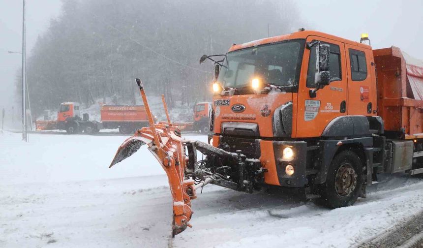 Bolu Dağı’nda beklenen kar yağışı başladı