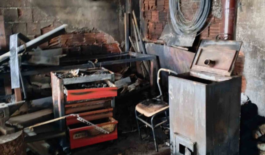 Mengen’de demir doğrama atölyesi yangında kül oldu