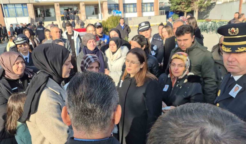 Emekliliğine 4 gün kala hayatını kaybeden polis uğurlandı