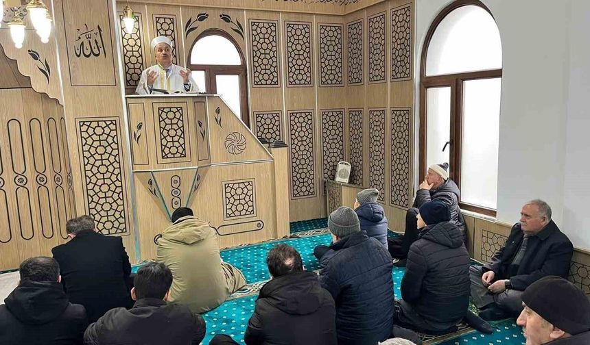 Hayırsever iş insanı babası adına cami yaptırdı