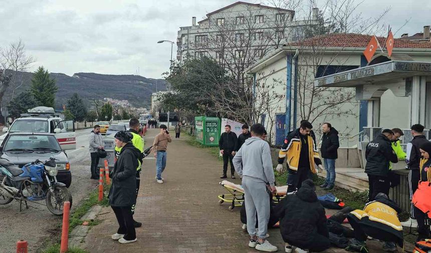 Kastamonu'da motosiklet ile otomobil çarpıştı: 2 yaralı