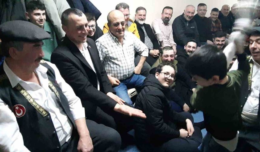 5 yaşındaki Ömer Halis gecenin yıldızı oldu