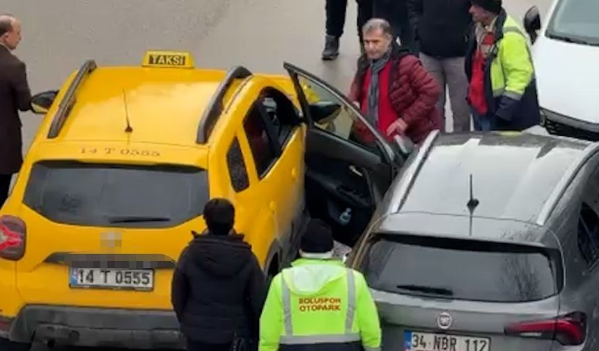 Bolu’da taksi açılan araç kapısına çarptı