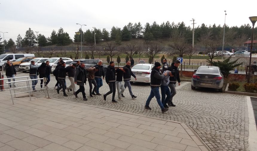 Midesinde 33 paket metamfetaminle yakalandı