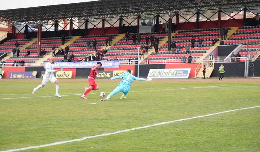 Zorlu mücadelede kazanan çıkmadı