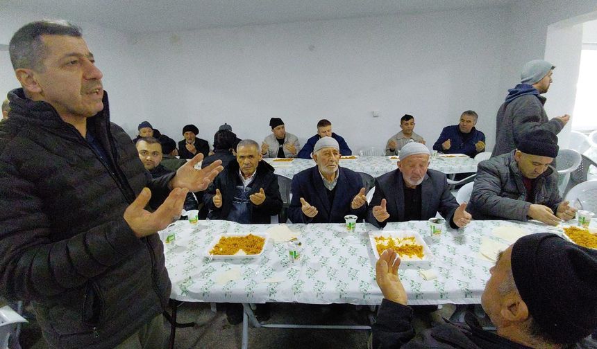 Örencik köyünde bayram sofrası iki mahalleyi buluşturdu