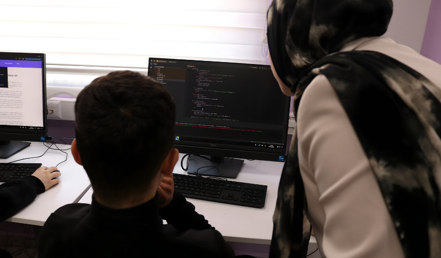 Karabüklü Liselilerden Kodlarla Türkçe Pop Analizi