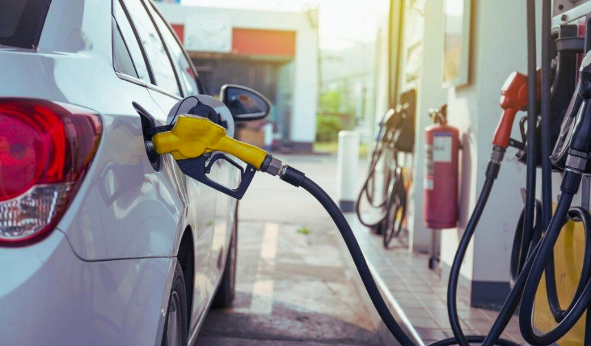 Akaryakıtta Fiyatlar Yine Değişiyor: Benzine Okkalı Zam...