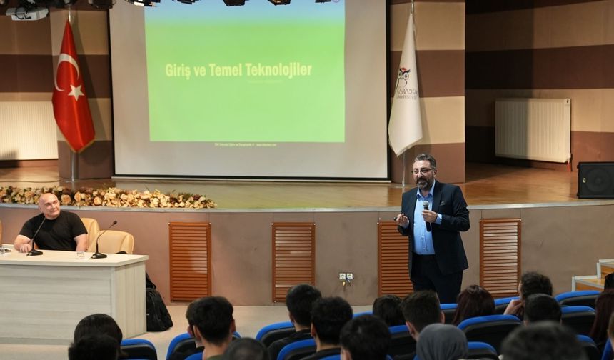 KBÜ'de Çarpıcı Uyarı: Bu Dönüşüme Ayak Uyduramayan Kaybedecek