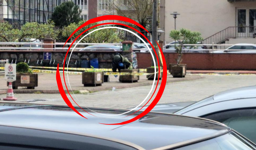 İl Müdürlüğü Önünde Bomba Paniği: "Bomba Var" Diye Bağırdı